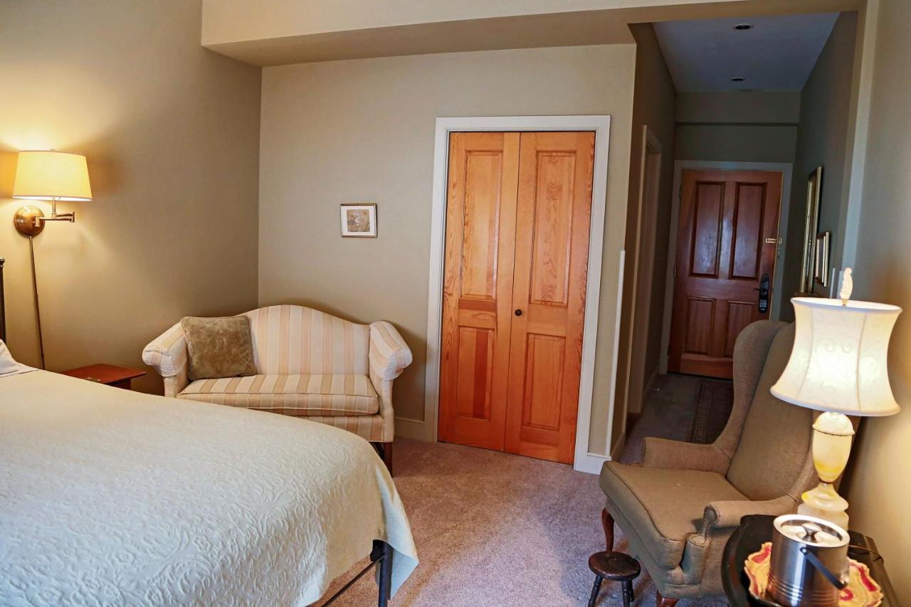 Commerce Street Brewery Hotel Mineral Point Экстерьер фото